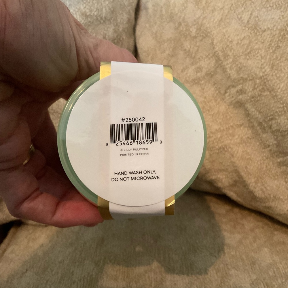 Lilly Pulitzer Green and White Bluette Plastic Pool Cups - Picture 5 of 7